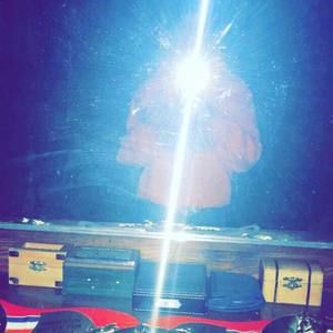 Meet your Posher, Aden